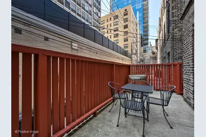 33 E Division Street, Chicago, IL 60610 - Photo 11