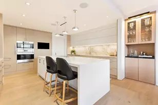180 E Pearson St, Chicago, IL 60611 - Photo 9
