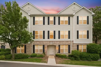 150 S Waters Edge Drive #F, Glendale Heights, IL 60139 - Photo 1