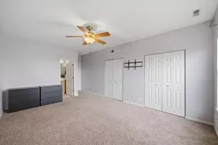 150 S Waters Edge Dr, Glendale Heights, IL 60139 - Photo 11
