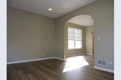 2906 Glenarye Drive, Lindenhurst, IL 60046 - Photo 9