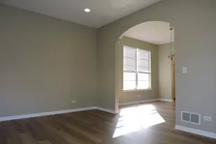 2906 Glenarye Dr, Lindenhurst, IL 60046 - Photo 9
