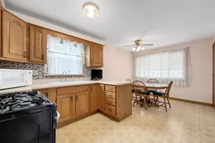 5918 S Mason Ave, Chicago, IL 60638 - Photo 9