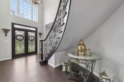 5423 Swan Circle, Hoffman Estates, IL 60192 - Photo 3