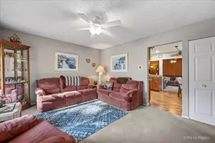 172 N Ashbury Ave, Bolingbrook, IL 60440 - Photo 5