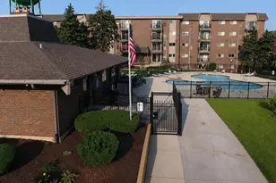 2300 Beau Monde Ln, Lisle, IL 60532 - Photo 19