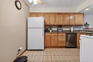10571 Palos Pl, Palos Hills, IL 60465 - Photo 19
