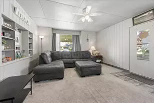 34 S Rosedale Ave, Aurora, IL 60506 - Photo 9