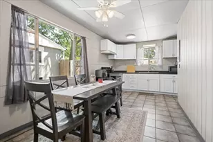 34 S Rosedale Ave, Aurora, IL 60506 - Photo 5