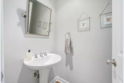 367 W Superior Street #B, Chicago, IL 60654 - Photo 9