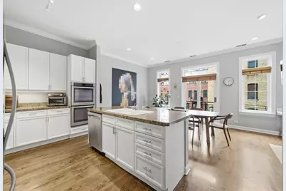 367 W Superior Street #B, Chicago, IL 60654 - Photo 11