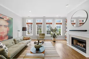 367 W Superior St, Chicago, IL 60654 - Photo 5