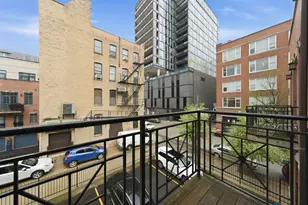 367 W Superior St, Chicago, IL 60654 - Photo 31