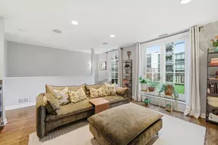 367 W Superior St, Chicago, IL 60654 - Photo 25