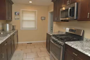 1325 Glenn Dr, North Chicago, IL 60064 - Photo 17