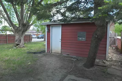 1325 Glenn Drive, North Chicago, IL 60064 - Photo 33