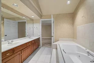 2032 Bentbrook Dr, Champaign, IL 61822 - Photo 37