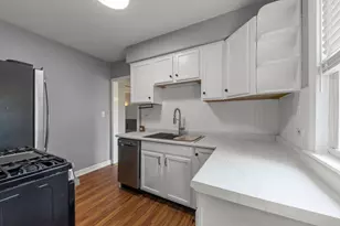 109 S Hudson St, Westmont, IL 60559 - Photo 9