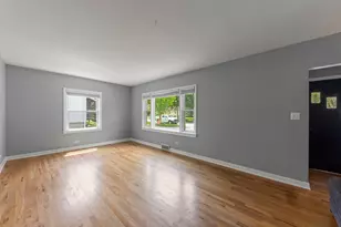 109 S Hudson St, Westmont, IL 60559 - Photo 5