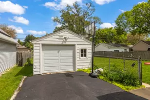 109 S Hudson St, Westmont, IL 60559 - Photo 23