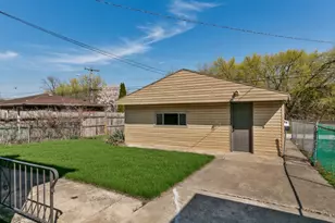 14129 S Hoxie Ave, Burnham, IL 60633 - Photo 3