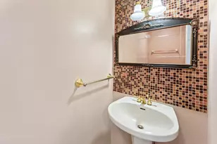 1903 N Evergreen Ave, Arlington Heights, IL 60004 - Photo 13