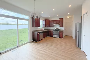 651 Olive Ln, Hampshire, IL 60140 - Photo 3