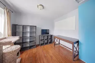 327 Silver St, Elgin, IL 60123 - Photo 13