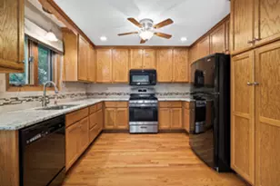 213 Fox Run Dr, Elwood, IL 60421 - Photo 7