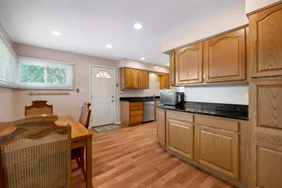 146 Millbrook Lane, Wilmette, IL 60091 - Photo 7