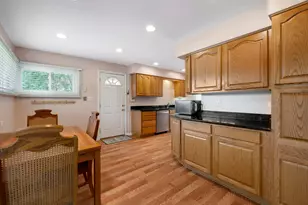 146 Millbrook Ln, Wilmette, IL 60091 - Photo 7