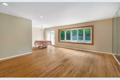 146 Millbrook Lane, Wilmette, IL 60091 - Photo 3