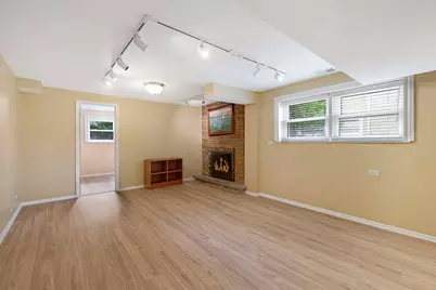 146 Millbrook Lane, Wilmette, IL 60091 - Photo 13
