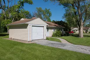 366 Oswego St, Park Forest, IL 60466 - Photo 15