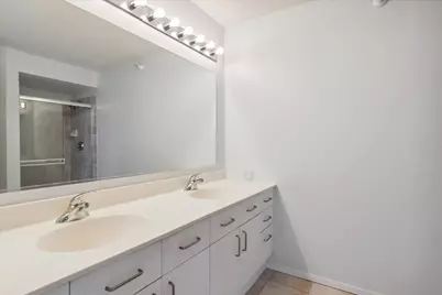 1720 Maple Avenue #2240, Evanston, IL 60201 - Photo 11