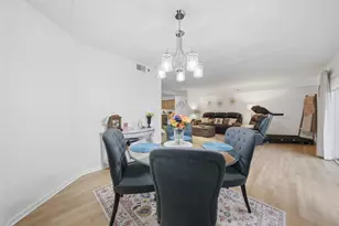 9514 S Kilbourn Ave, Oak Lawn, IL 60453 - Photo 5