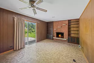 538 Maple Ln, Darien, IL 60561 - Photo 9