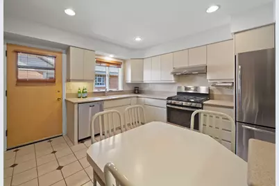 921 N Western Avenue, Park Ridge, IL 60068 - Photo 15