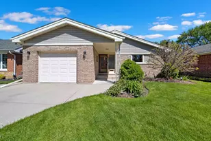 921 N Western Ave, Park Ridge, IL 60068 - Photo 3