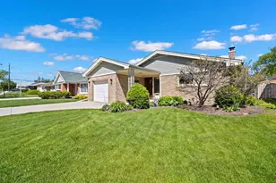 921 N Western Ave, Park Ridge, IL 60068 - Photo 1