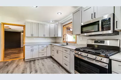 313 W Margaret Fuller Road, Oregon, IL 61061 - Photo 5