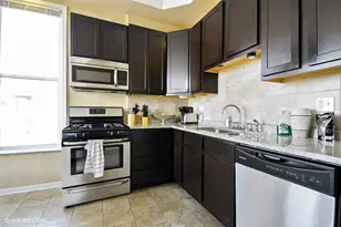 1138 W Addison St, Chicago, IL 60613 - Photo 3