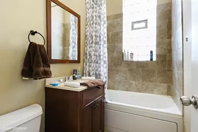 1138 W Addison Street #2, Chicago, IL 60613 - Photo 9