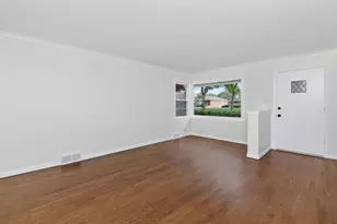 924 S Hillcrest Ave, Elmhurst, IL 60126 - Photo 5