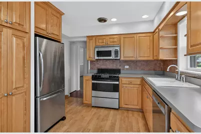 924 S Hillcrest Avenue, Elmhurst, IL 60126 - Photo 9