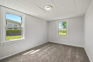 710 S Loucks St, Aurora, IL 60505 - Photo 9