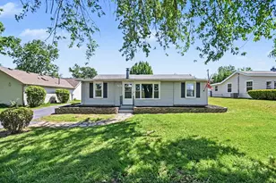 710 S Loucks St, Aurora, IL 60505 - Photo 1