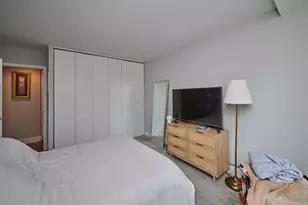211 E Ohio St, Chicago, IL 60611 - Photo 9
