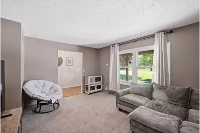 5645 S Beebe Drive, Rochelle, IL 61068 - Photo 9