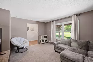 5645 S Beebe Dr, Rochelle, IL 61068 - Photo 9